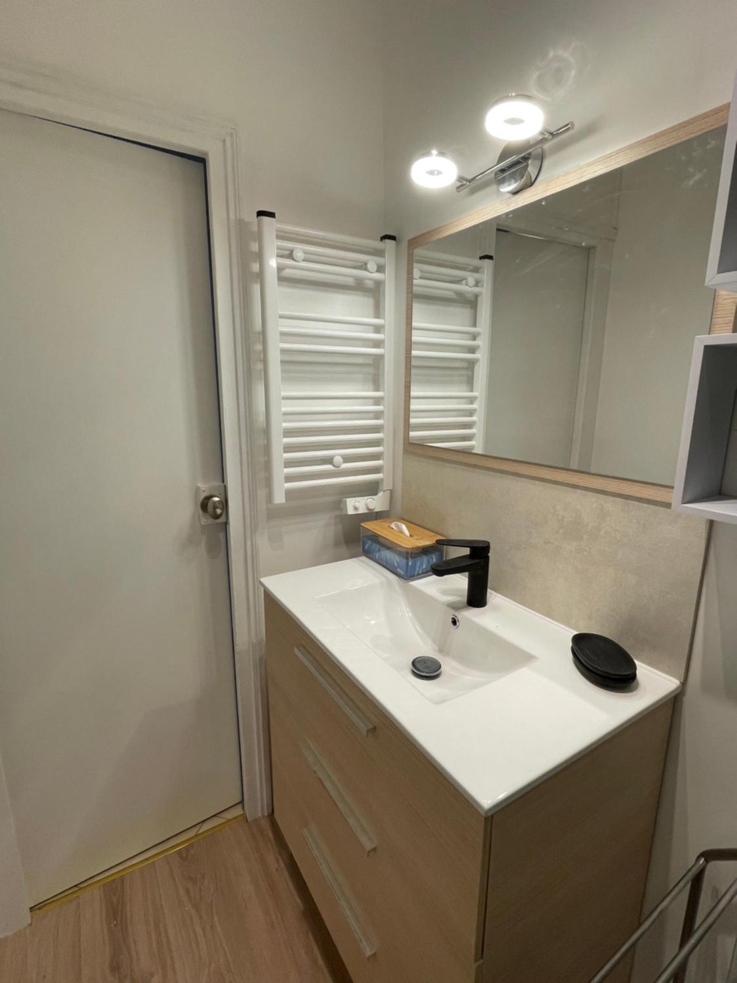 Appartement Hyper Centre, Parking Gratuit Fontainebleau Exterior photo