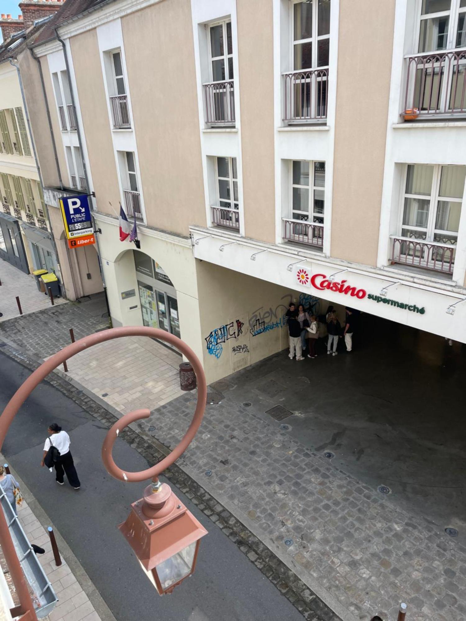 Appartement Hyper Centre, Parking Gratuit Fontainebleau Exterior photo